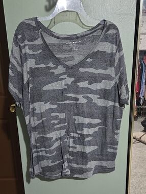 Lucky Brand Men’s Gray Camo V-Neck Tee